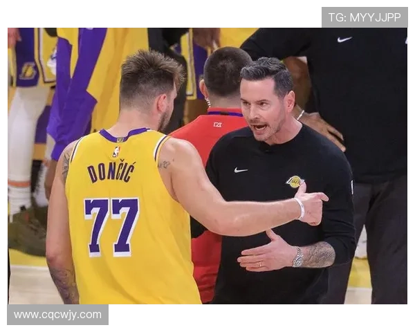 武圣称赞JJ与东里展现白人力量小里若落选全明星或因政治正确因素 武圣称赞JJ与东里展现白人力量小里若落选全明星或因政治正确因素